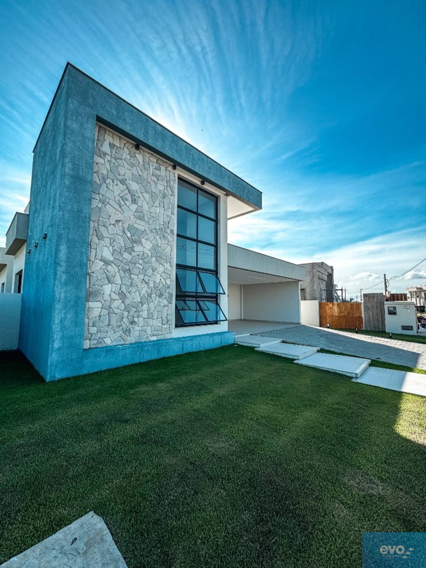 Alphaville Sergipe - Casa Térrea com 4 quartos e Piscina