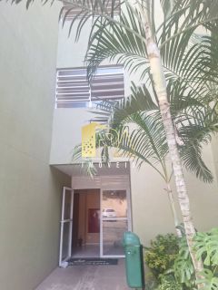 APARTAMENTO MOBILIADO  À VENDA – CONDOMÍNIO BOSQUE LESTE (ZONA LESTE) equipado com 3 ar-condicionados, oferecendo conforto e praticidade.