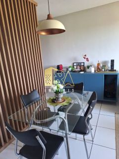 APARTAMENTO MOBILIADO  À VENDA – CONDOMÍNIO BOSQUE LESTE (ZONA LESTE) equipado com 3 ar-condicionados, oferecendo conforto e praticidade.