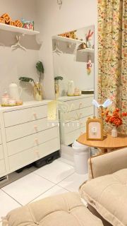 APARTAMENTO MOBILIADO  À VENDA – CONDOMÍNIO BOSQUE LESTE (ZONA LESTE) equipado com 3 ar-condicionados, oferecendo conforto e praticidade.