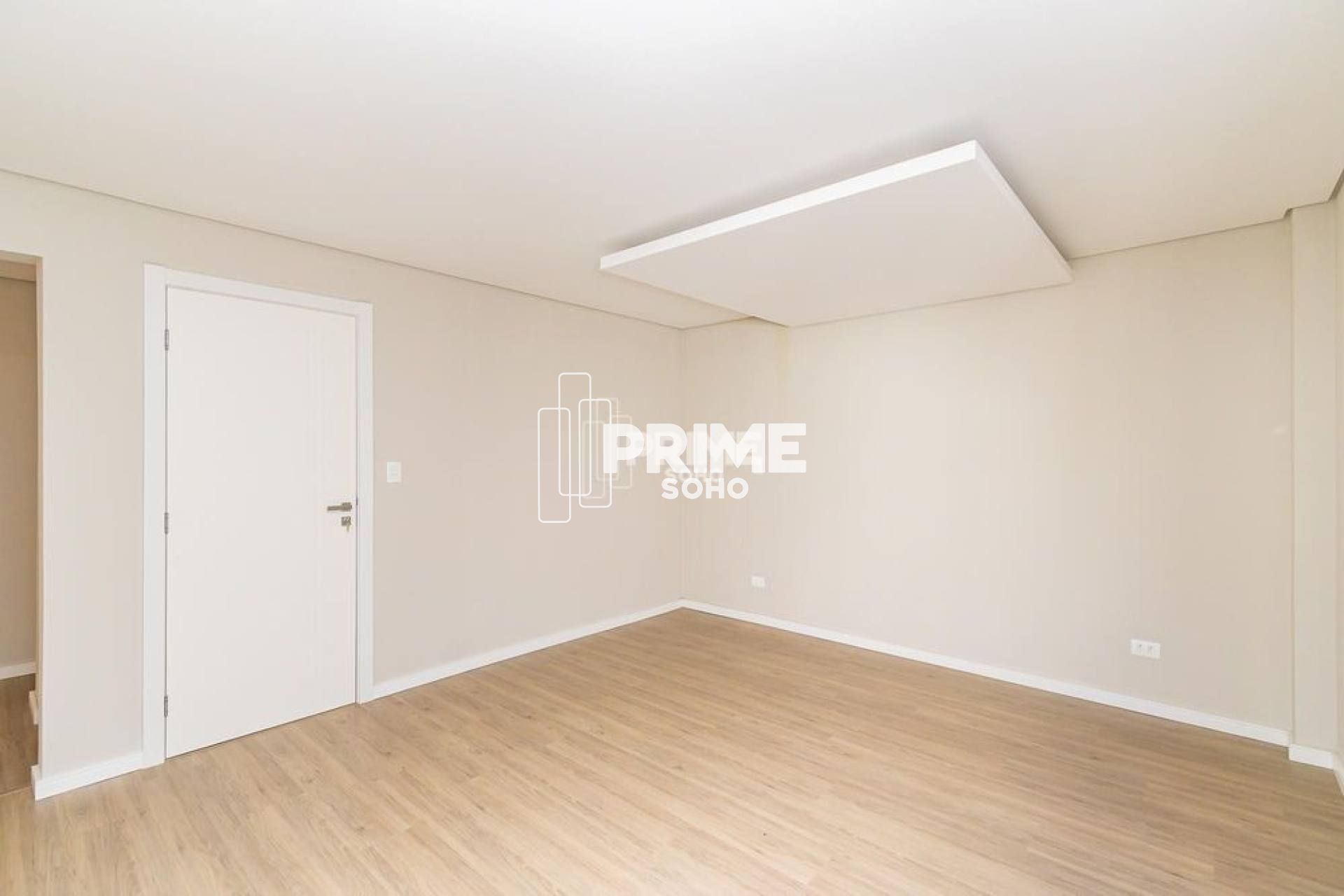 Casa à Venda com 3 suítes no Campo Comprido
