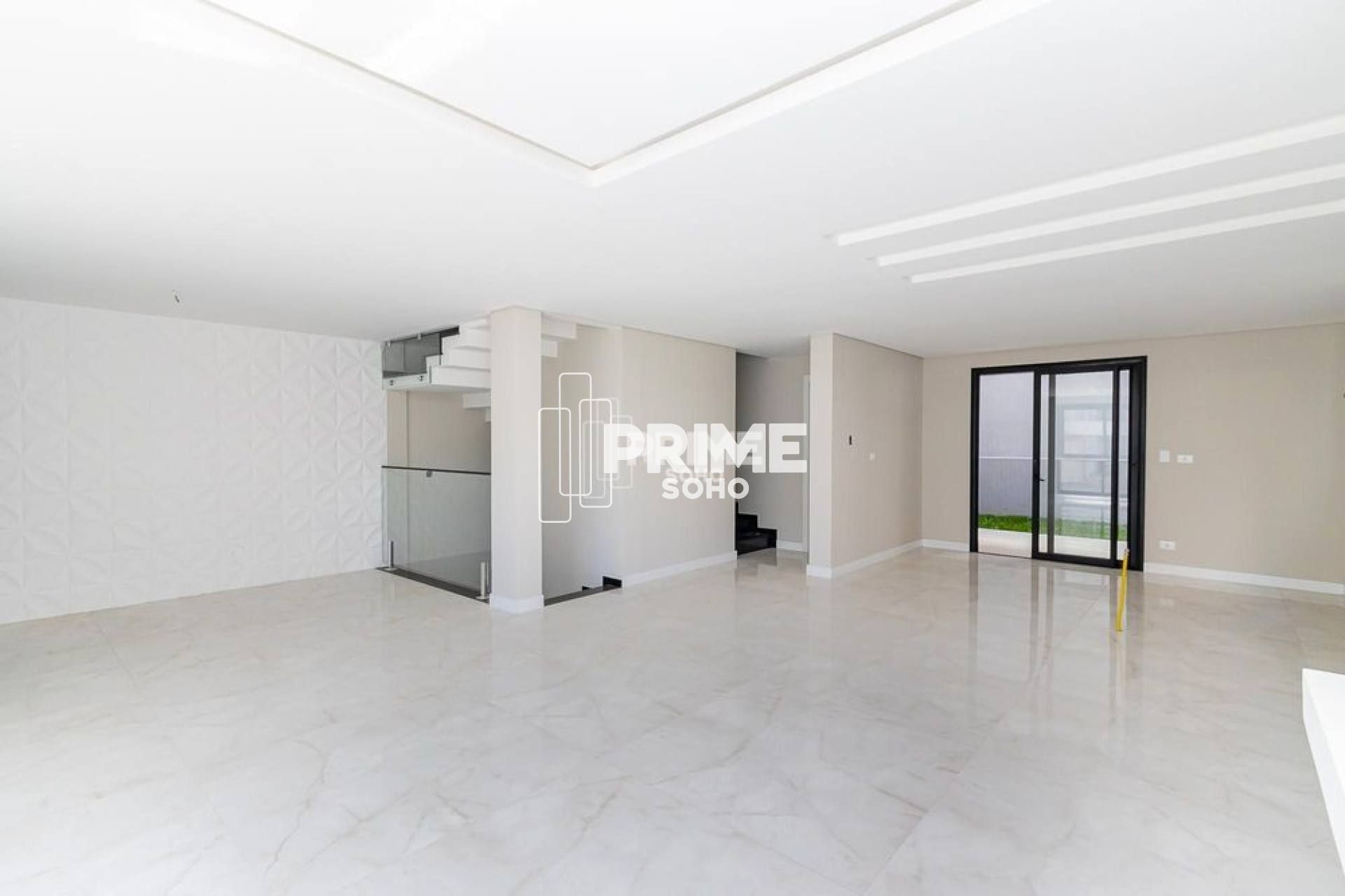 Casa à Venda com 3 suítes no Campo Comprido
