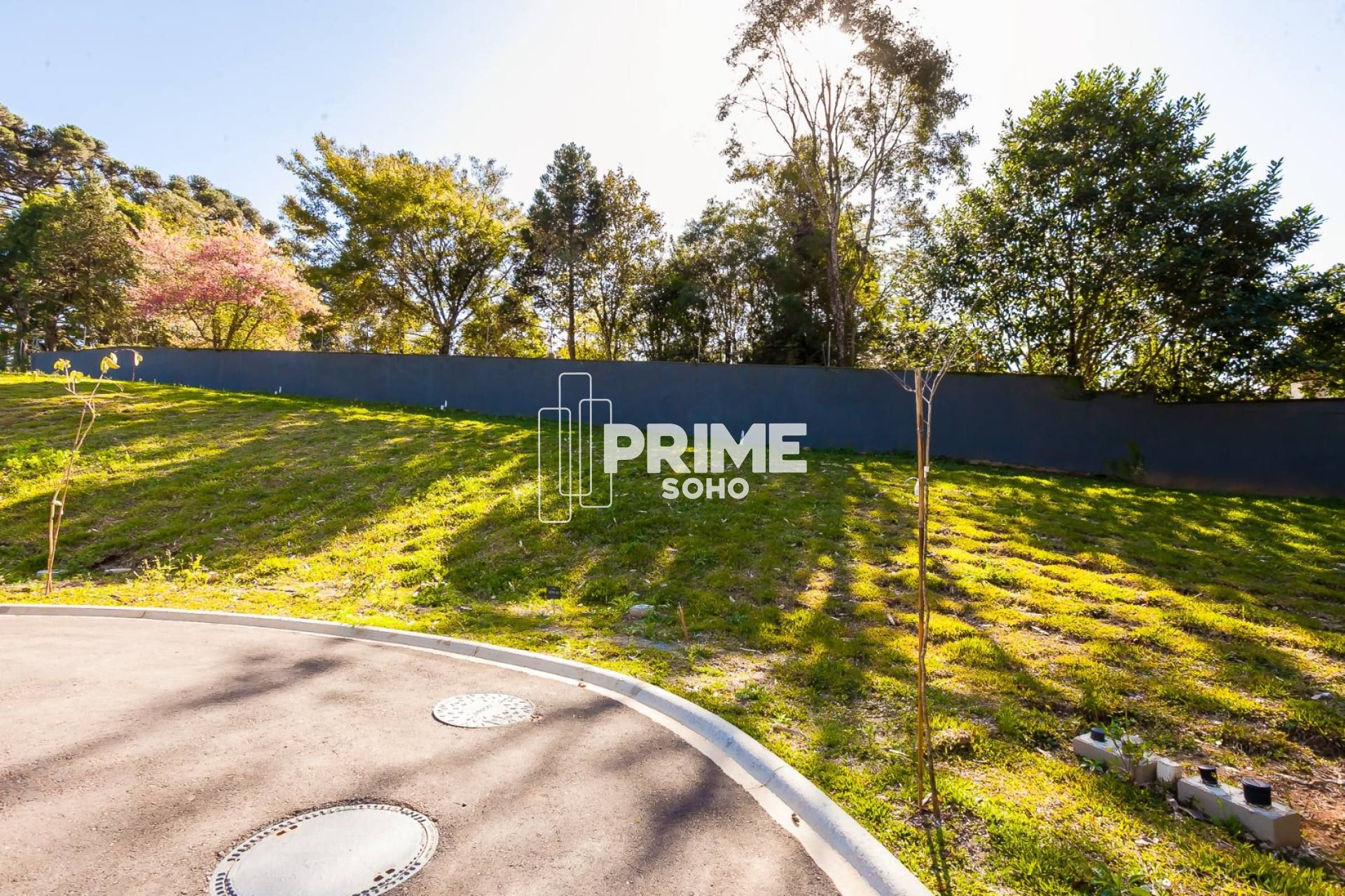 Terreno em Condomínio Fechado com Infraestrutura Completa