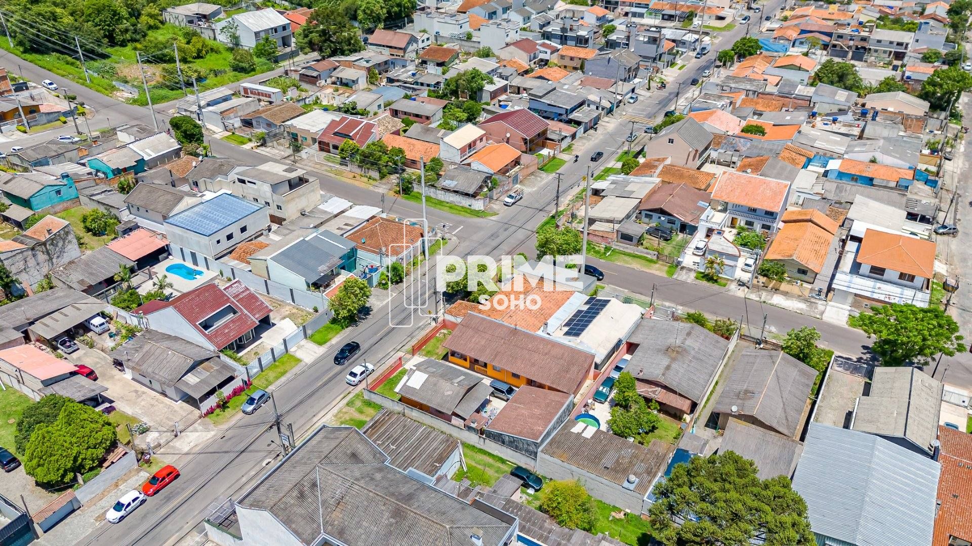 Terreno com 422m² e 4 Casas à Venda no Uberaba