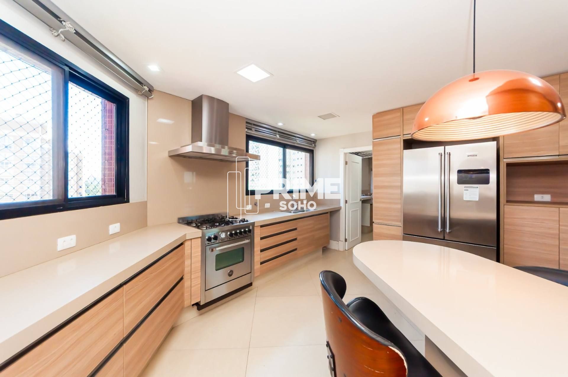 Apartamento de Alto Padrão com 4 Quartos e Ampla Área no Ecoville