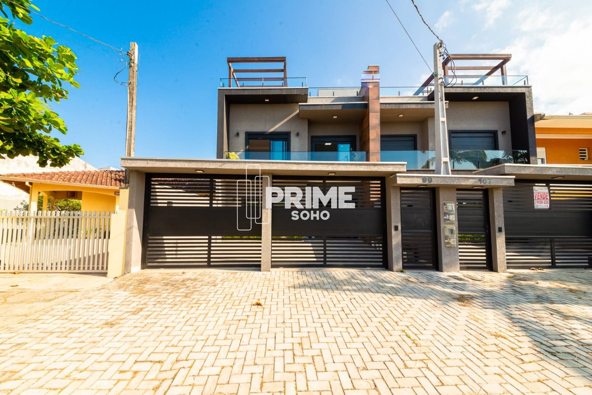 Casa Mobiliada com 3 Suítes, Automação Completa e Piscina Aquecida no Litoral