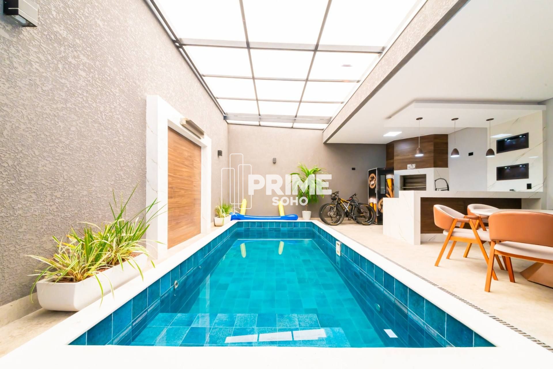 Casa Mobiliada com 3 Suítes, Automação Completa e Piscina Aquecida no Litoral