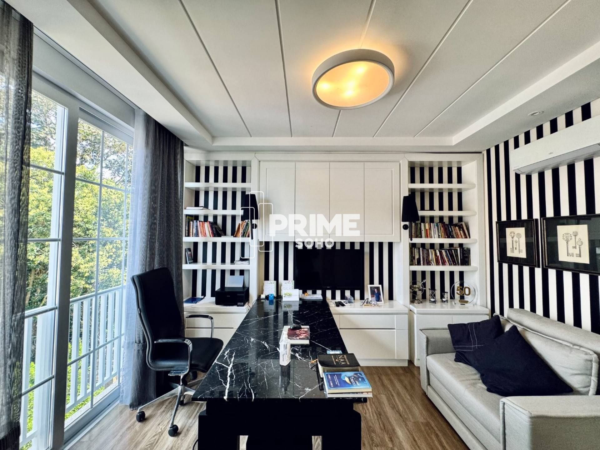 Casa  de Alto Padrão Mobiliada com 3 Suítes no Residencial Jardim América