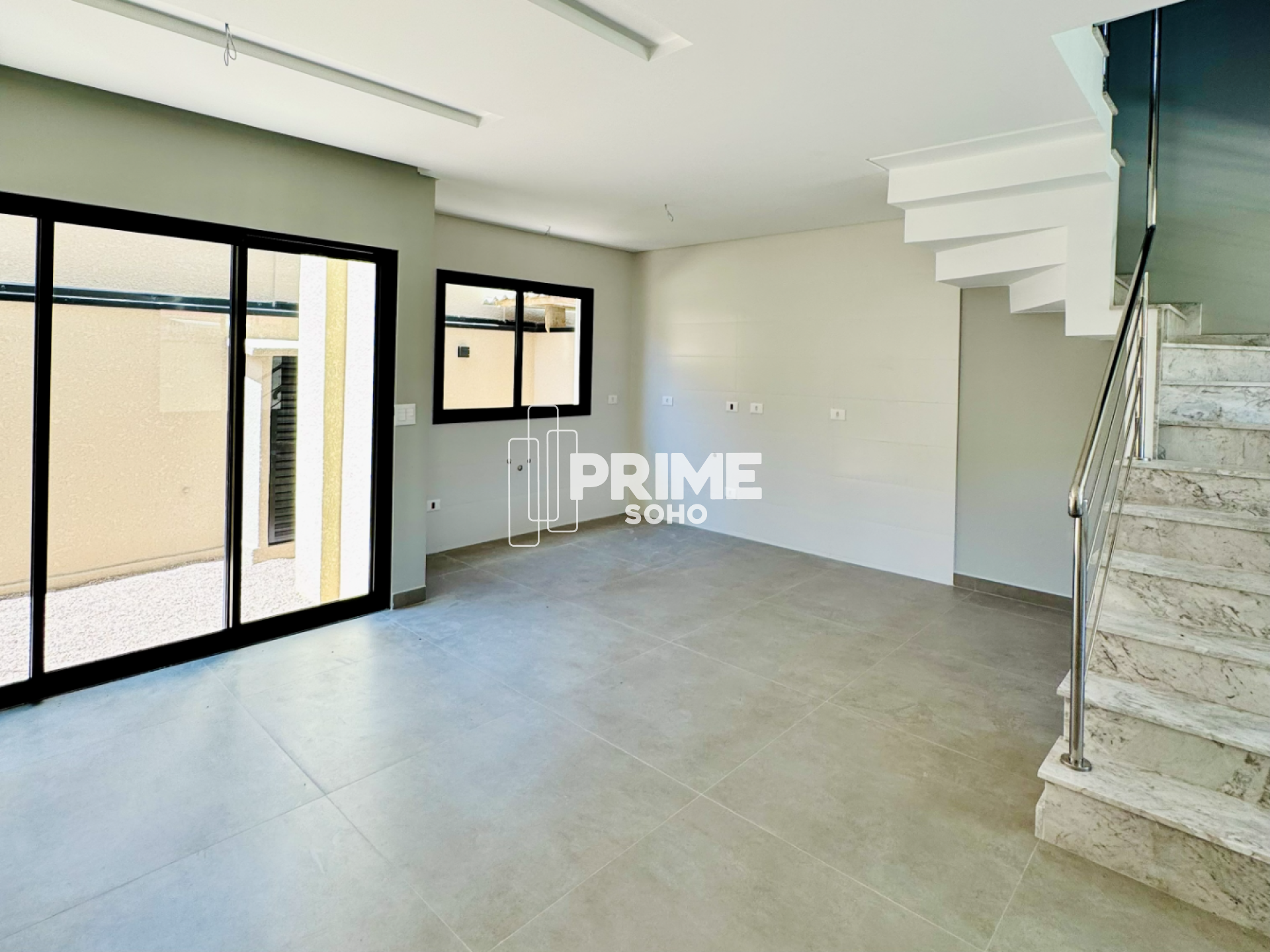 Sobrado Duplex com 3 Quartos e Espaço Gourmet no Hauer
