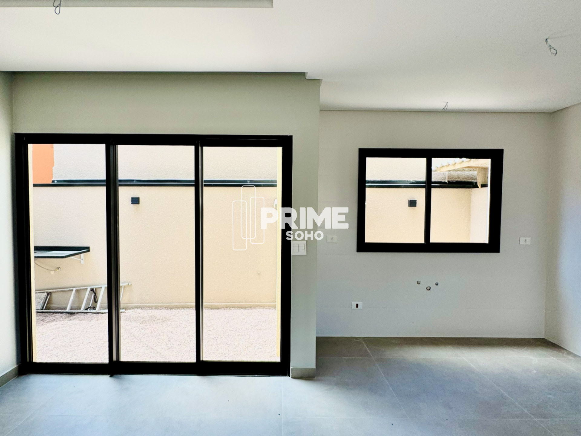 Sobrado Duplex com 3 Quartos e Espaço Gourmet no Hauer