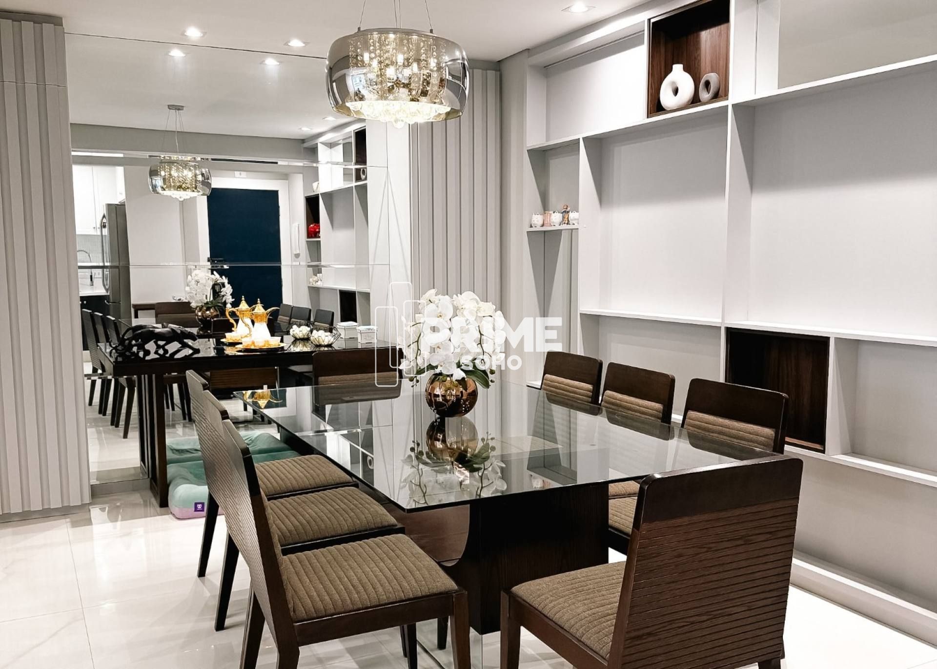 Apartamento Reformado com 3 Quartos e Lareira no Água Verde