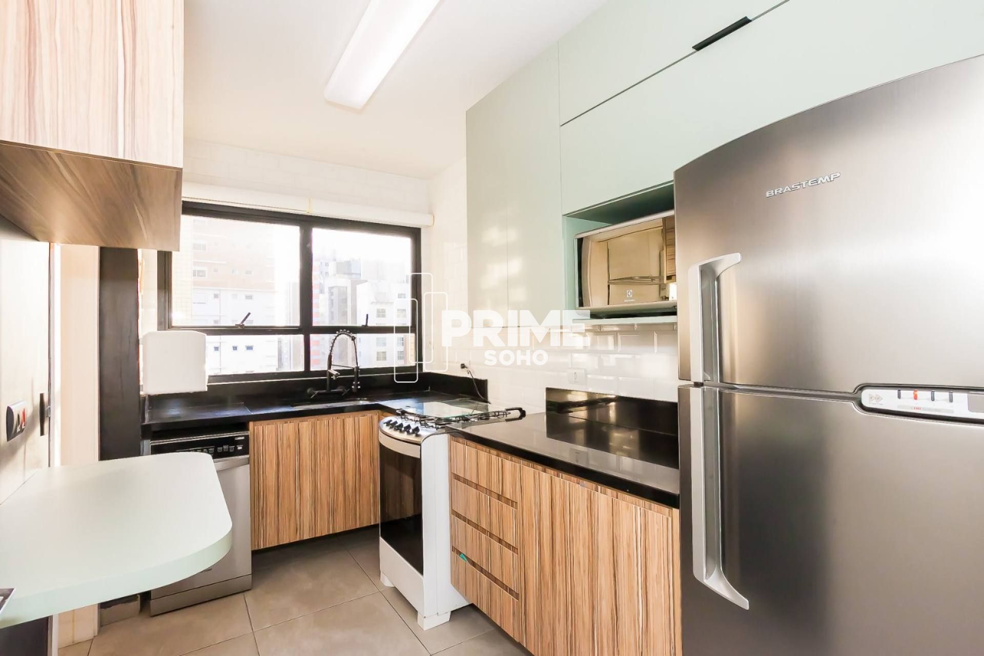 Apartamento com 2 Suítes e Espaço Gourmet no Batel