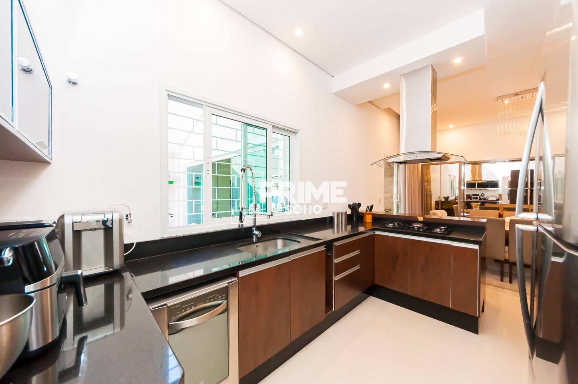 Casa com 3 Suítes, 4 Vagas e Espaço Gourmet em Condomínio