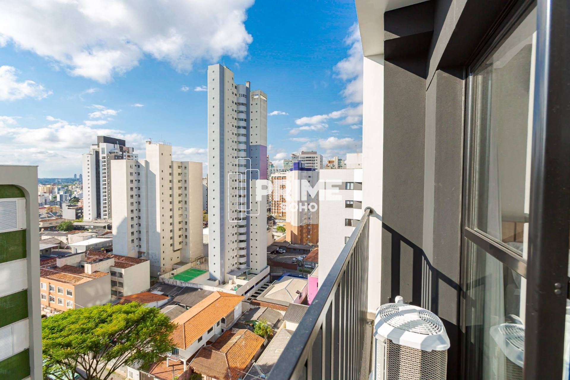 Studio Mobiliado e Decorado com Sacada no Água Verde