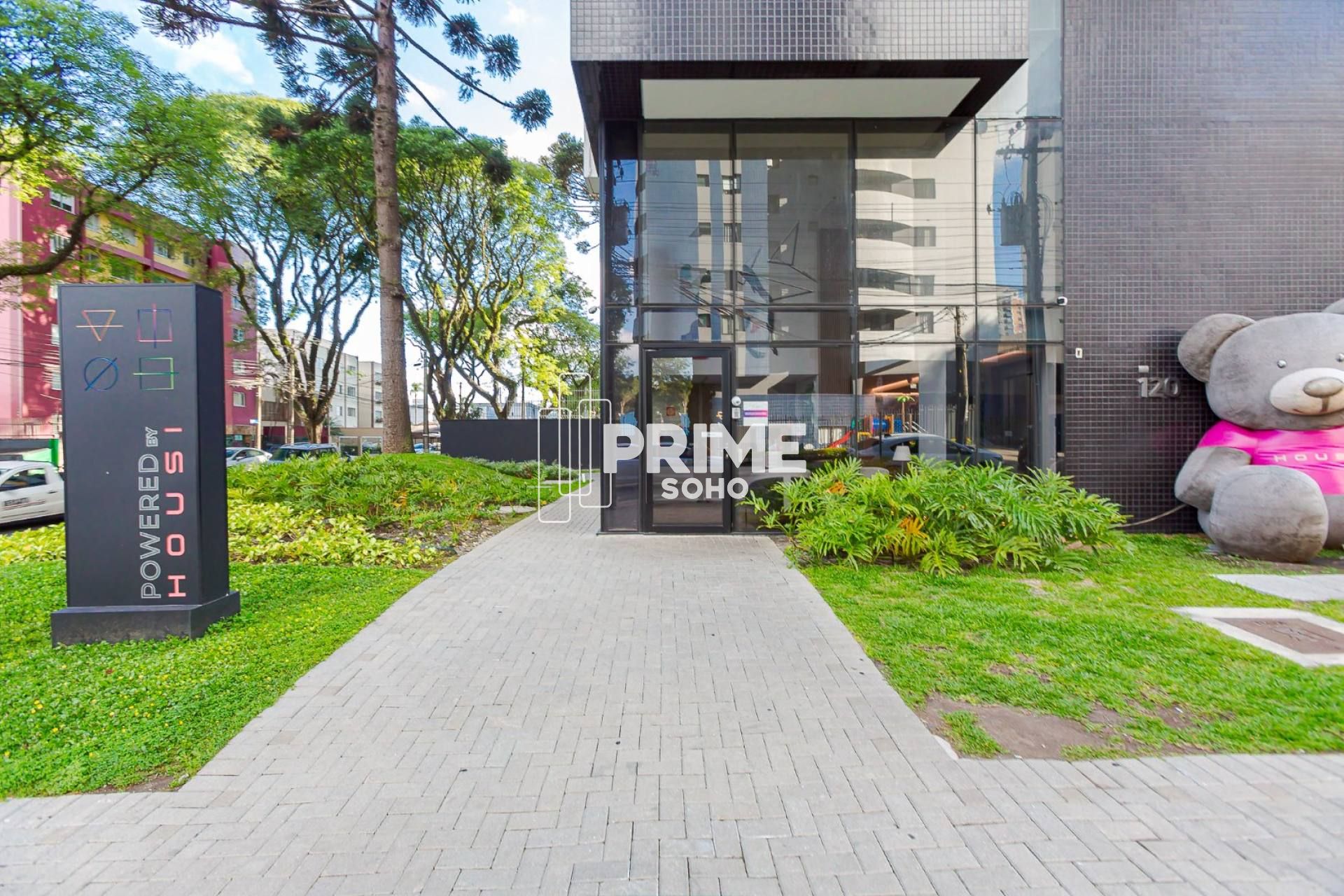 Studio Mobiliado e Decorado com Sacada no Água Verde