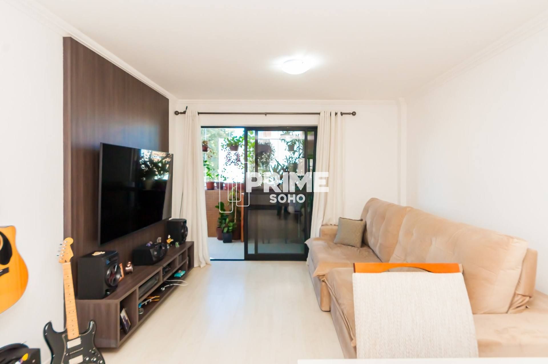 Apartamento com 3 Quartos, Suíte e Sacada com Churrasqueira no Ahú