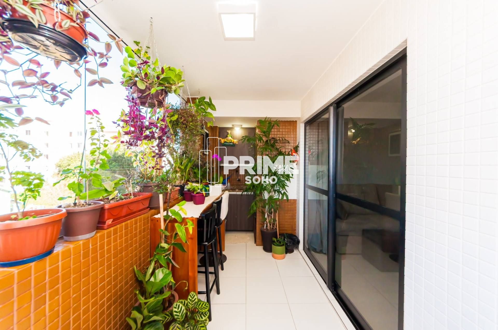 Apartamento com 3 Quartos, Suíte e Sacada com Churrasqueira no Ahú