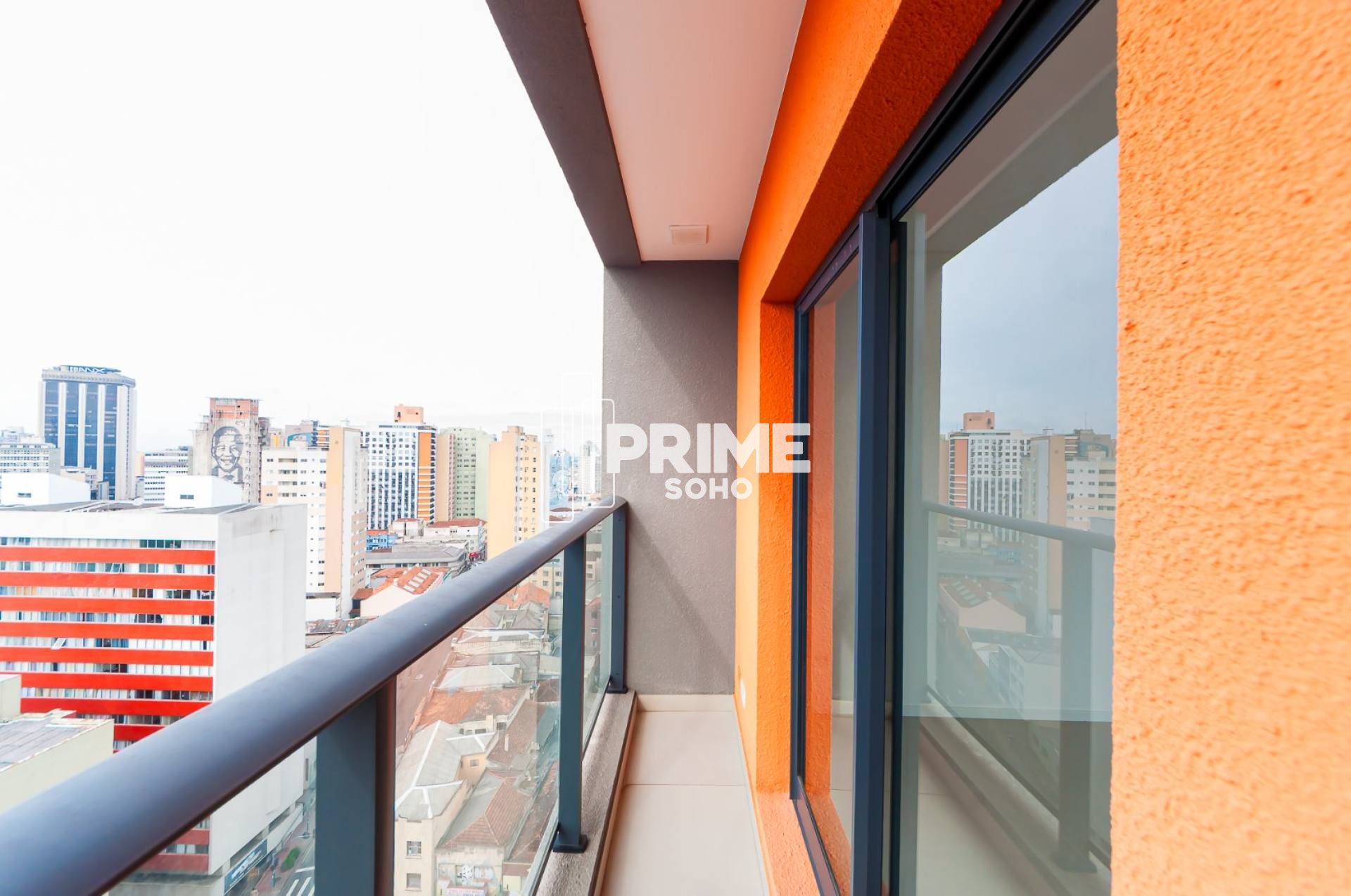 Studio Pronto para Morar ou Investir no Centro de Curitiba