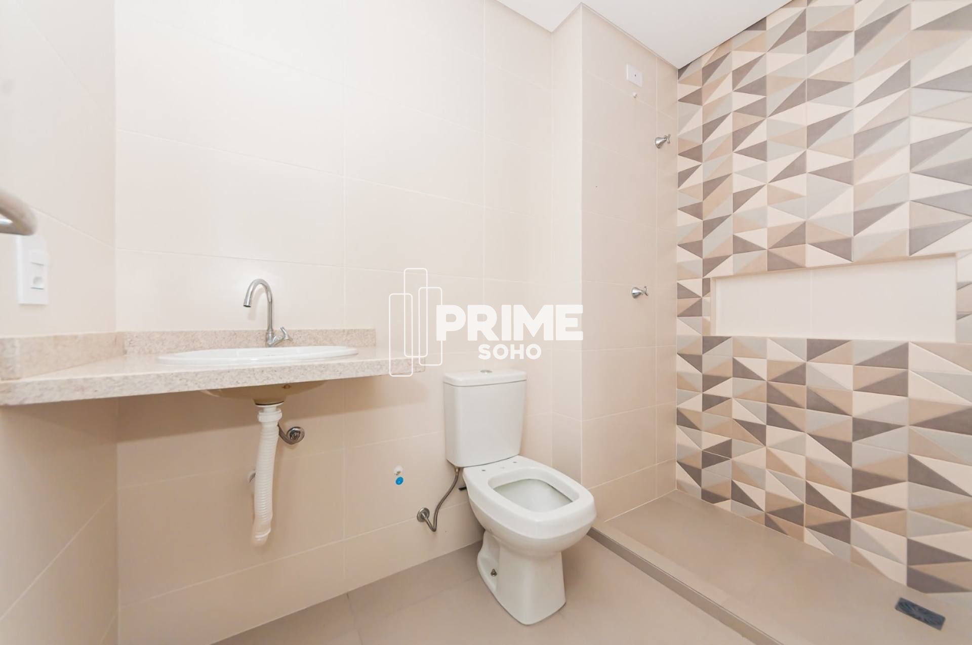 Studio Pronto para Morar ou Investir no Centro de Curitiba