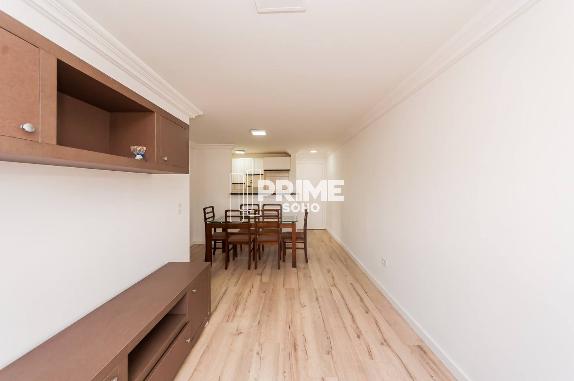 Apartamento Semimobiliado com 3 Quartos e Vaga Coberta