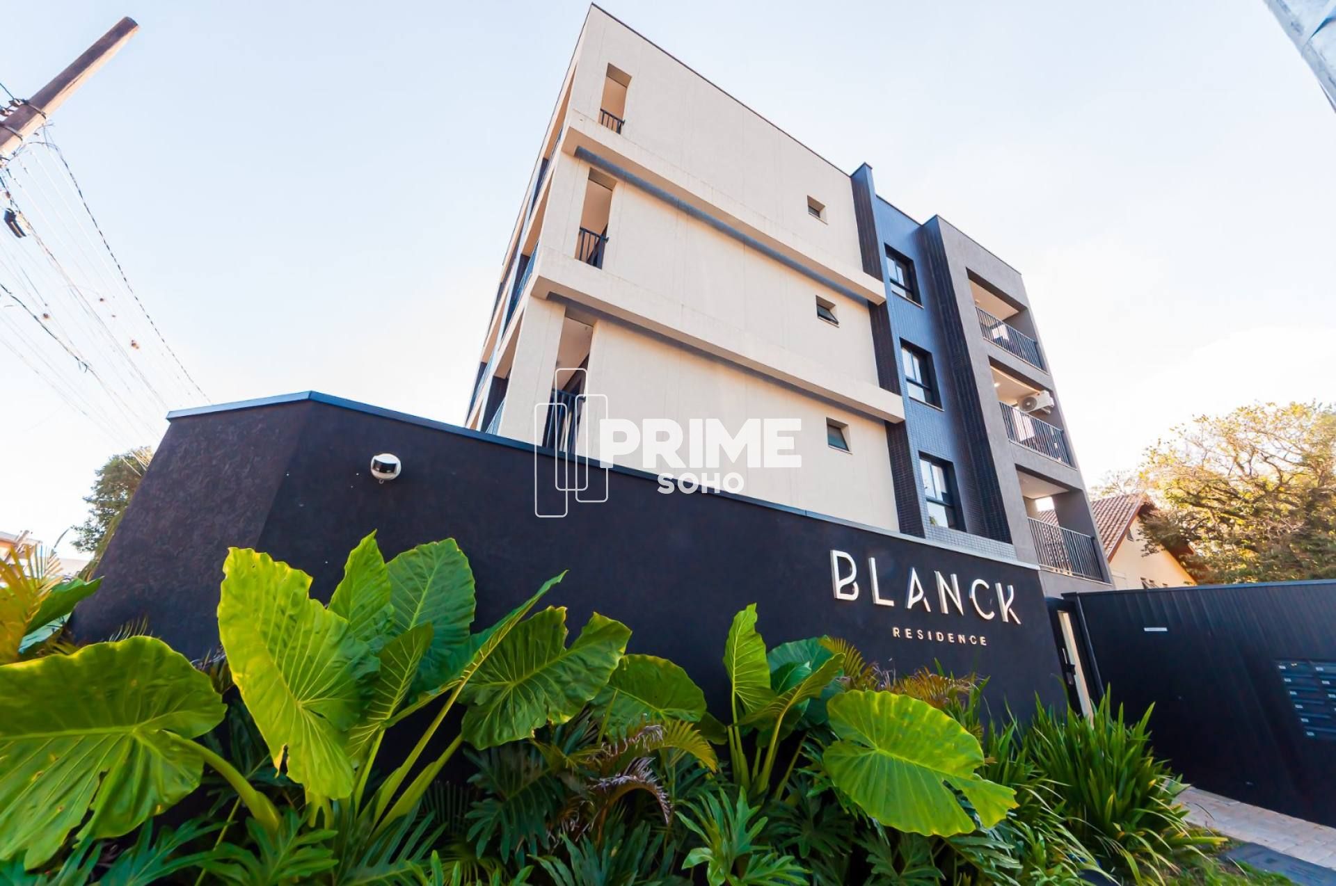 Apartamento Garden com 1 Quarto e Área Externa Privativa no Portão