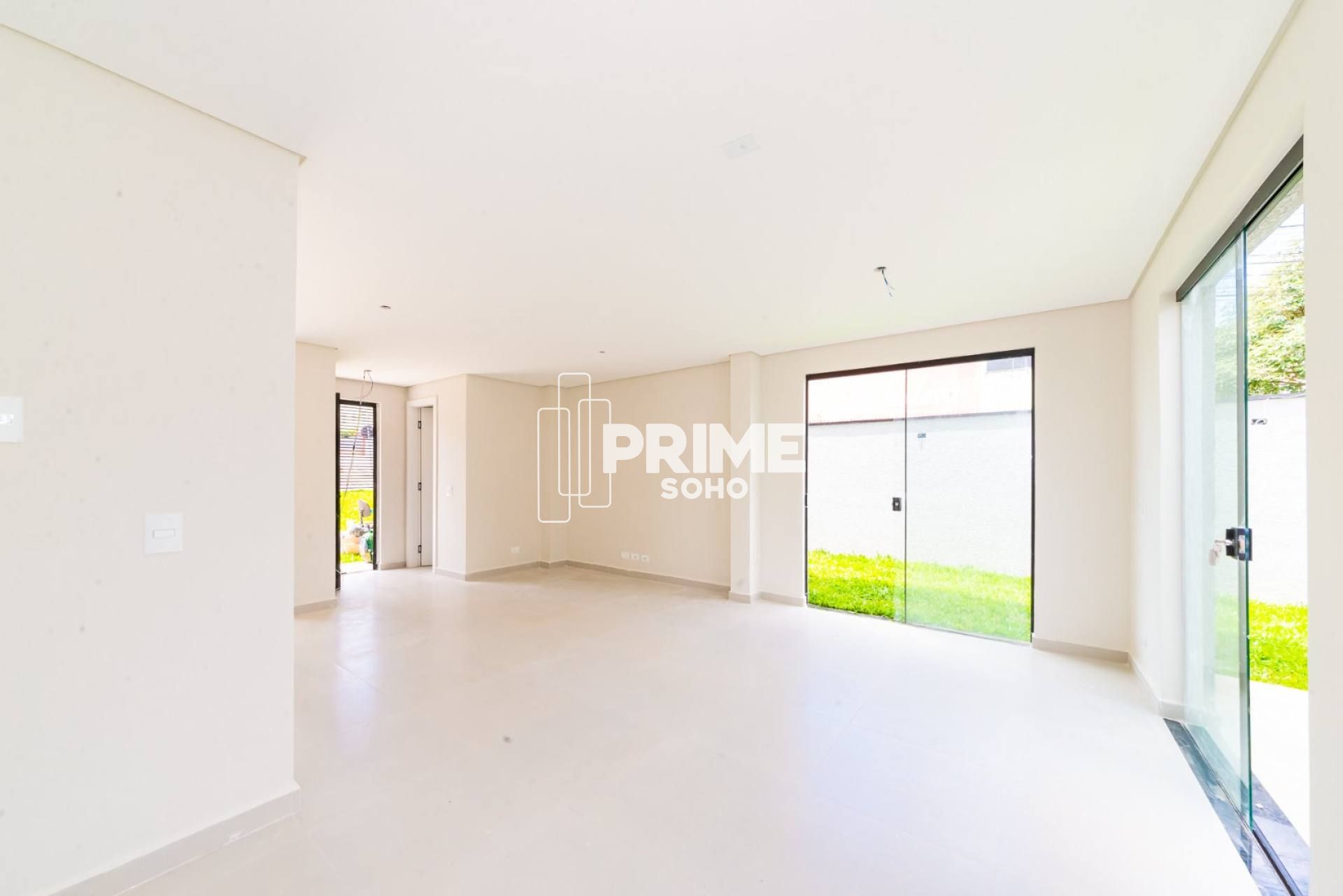 Casa à venda no Alto Boqueirão com 3 quartos, suíte e quintal