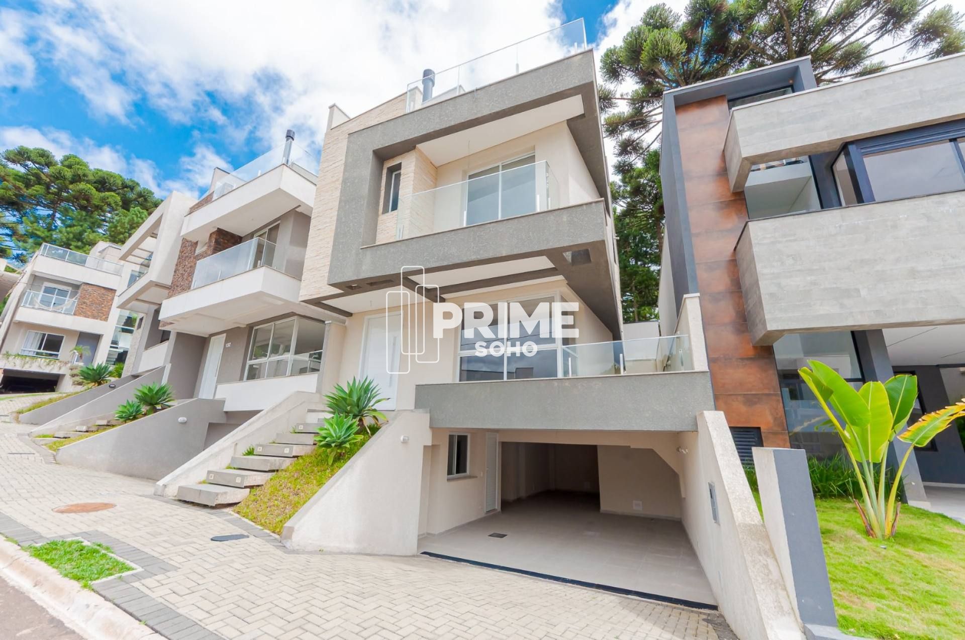 Casa à venda em Condomínio Clube com 3 Quartos, Suíte e Terraço