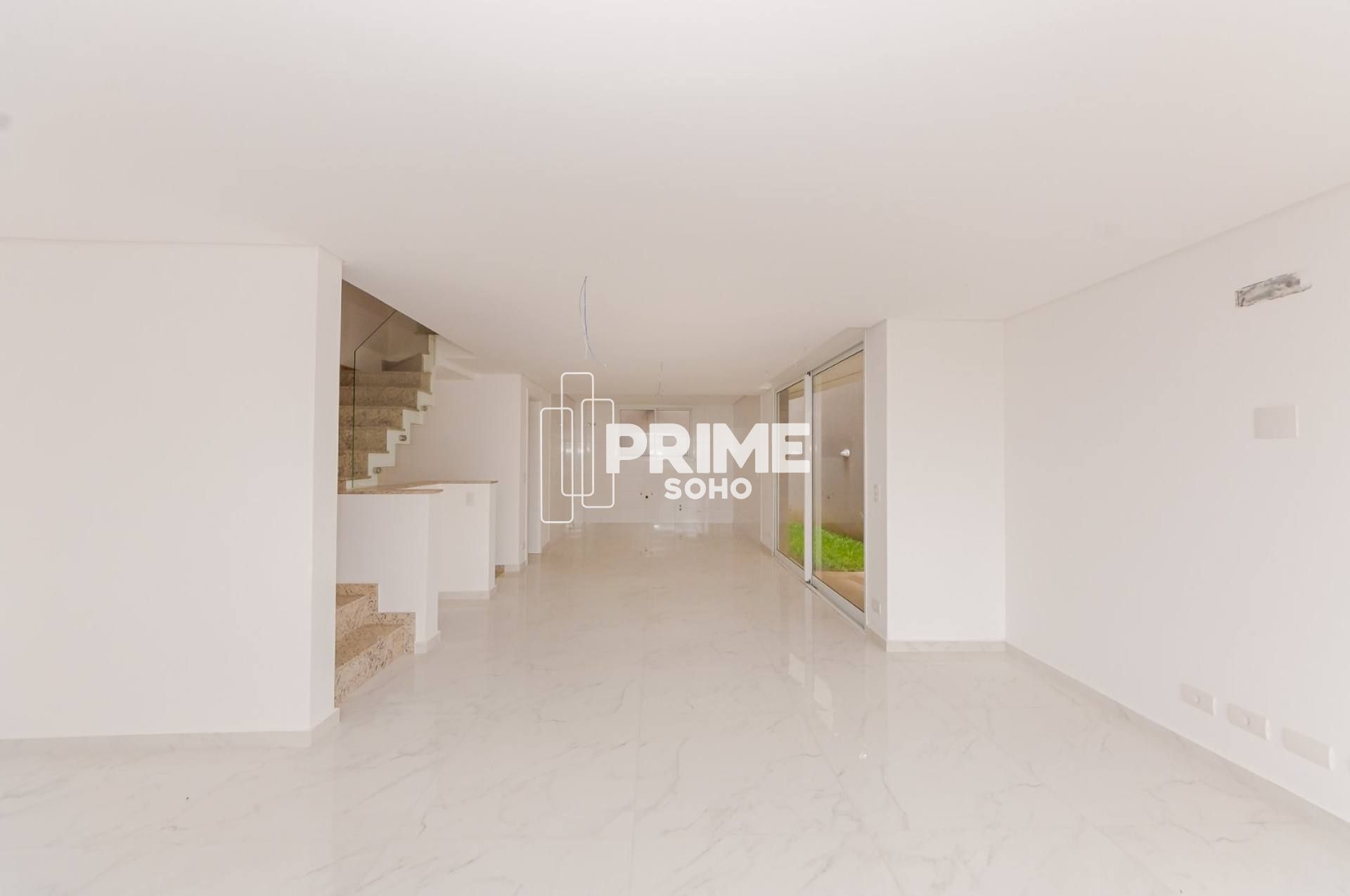 Casa em Condomínio com 3 Quartos, Espaço Gourmet e Terraço Privativo