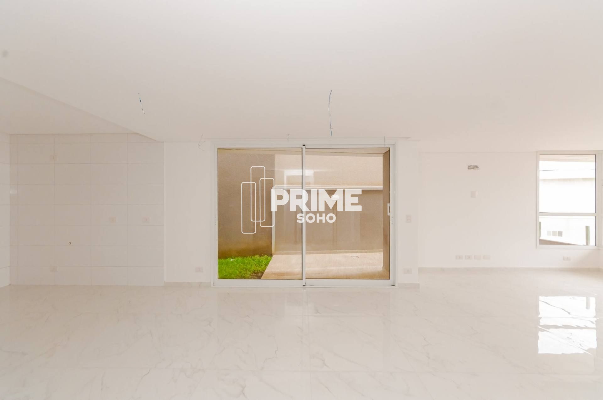 Casa em Condomínio com 3 Quartos, Espaço Gourmet e Terraço Privativo