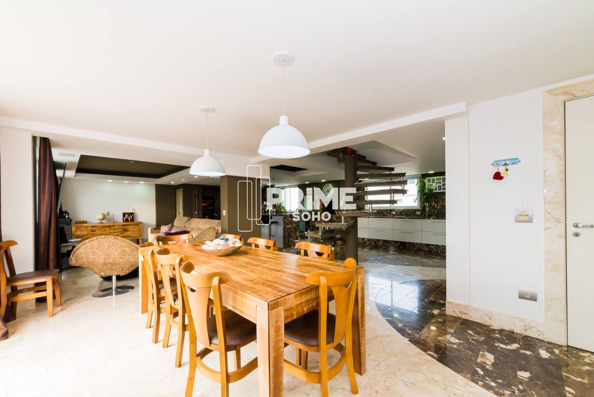 Cobertura Duplex à Venda com 258m², 2 Suítes e 3 Vagas no Alto da Glória