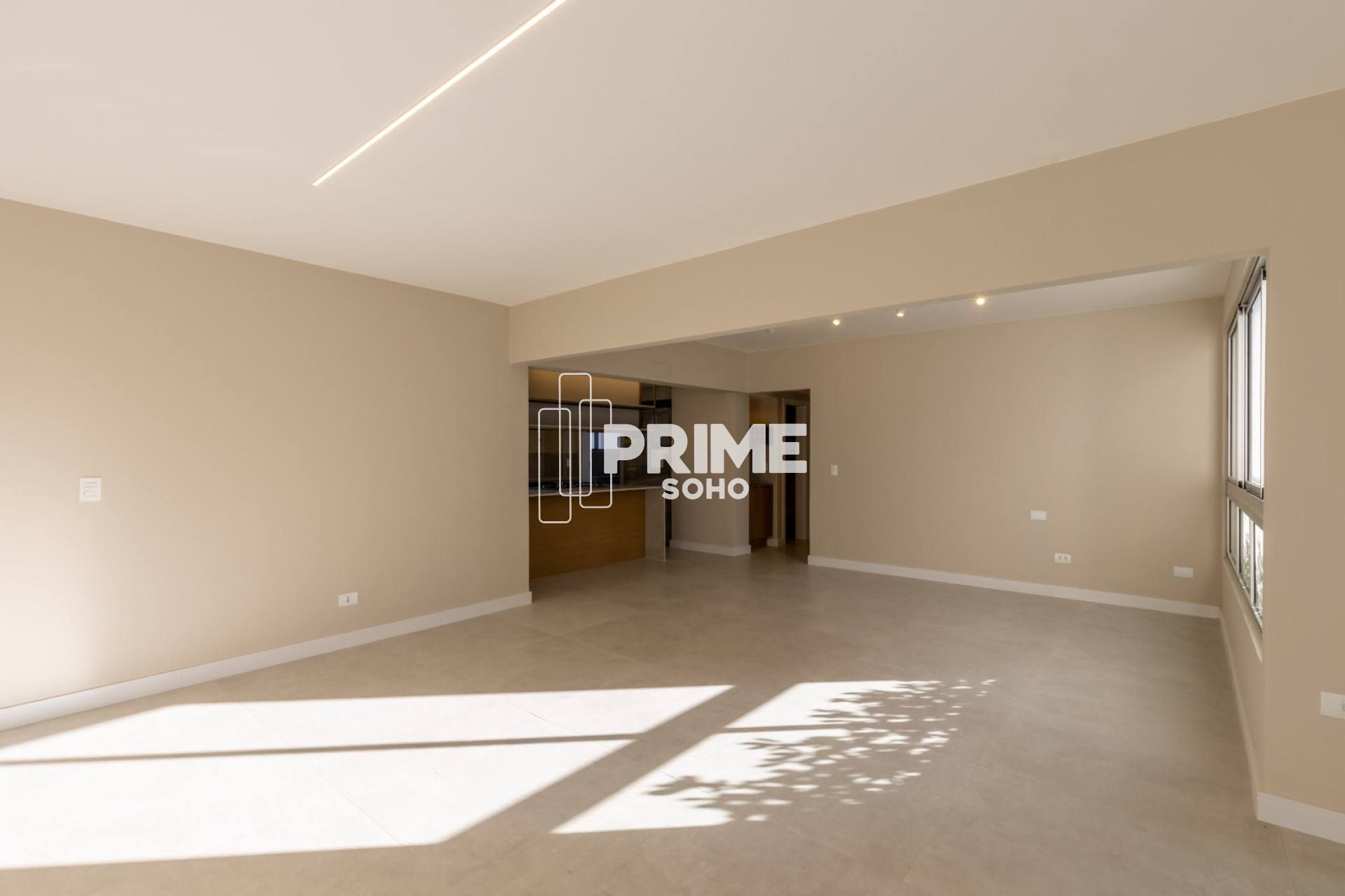 APARTAMENTO TOTALMENTE REFORMADO NO BATEL - 3 QUARTOS - SUÍTE - ANDAR ALTO