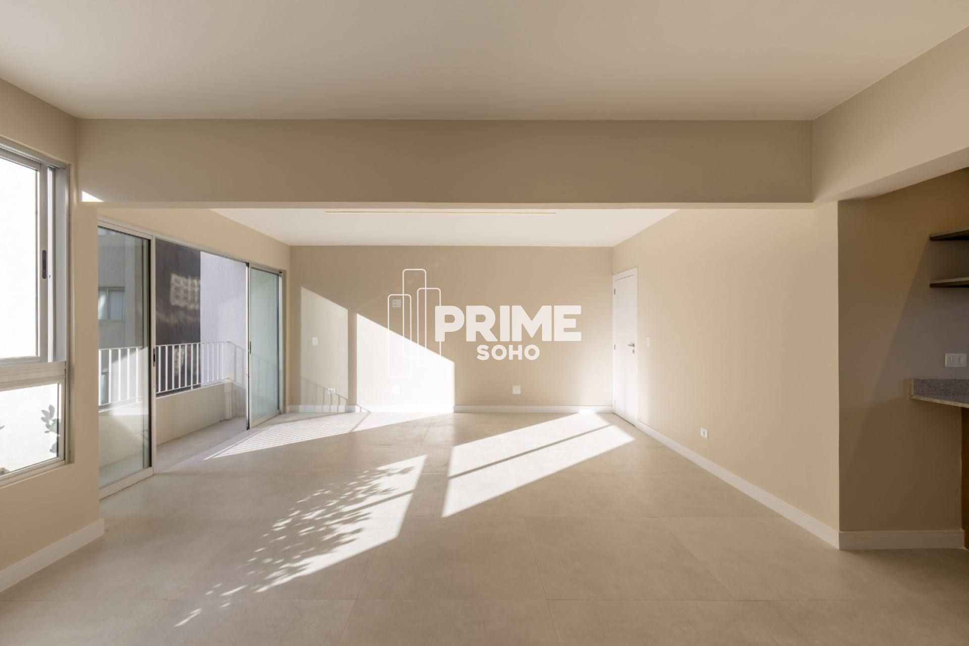 APARTAMENTO TOTALMENTE REFORMADO NO BATEL - 3 QUARTOS - SUÍTE - ANDAR ALTO