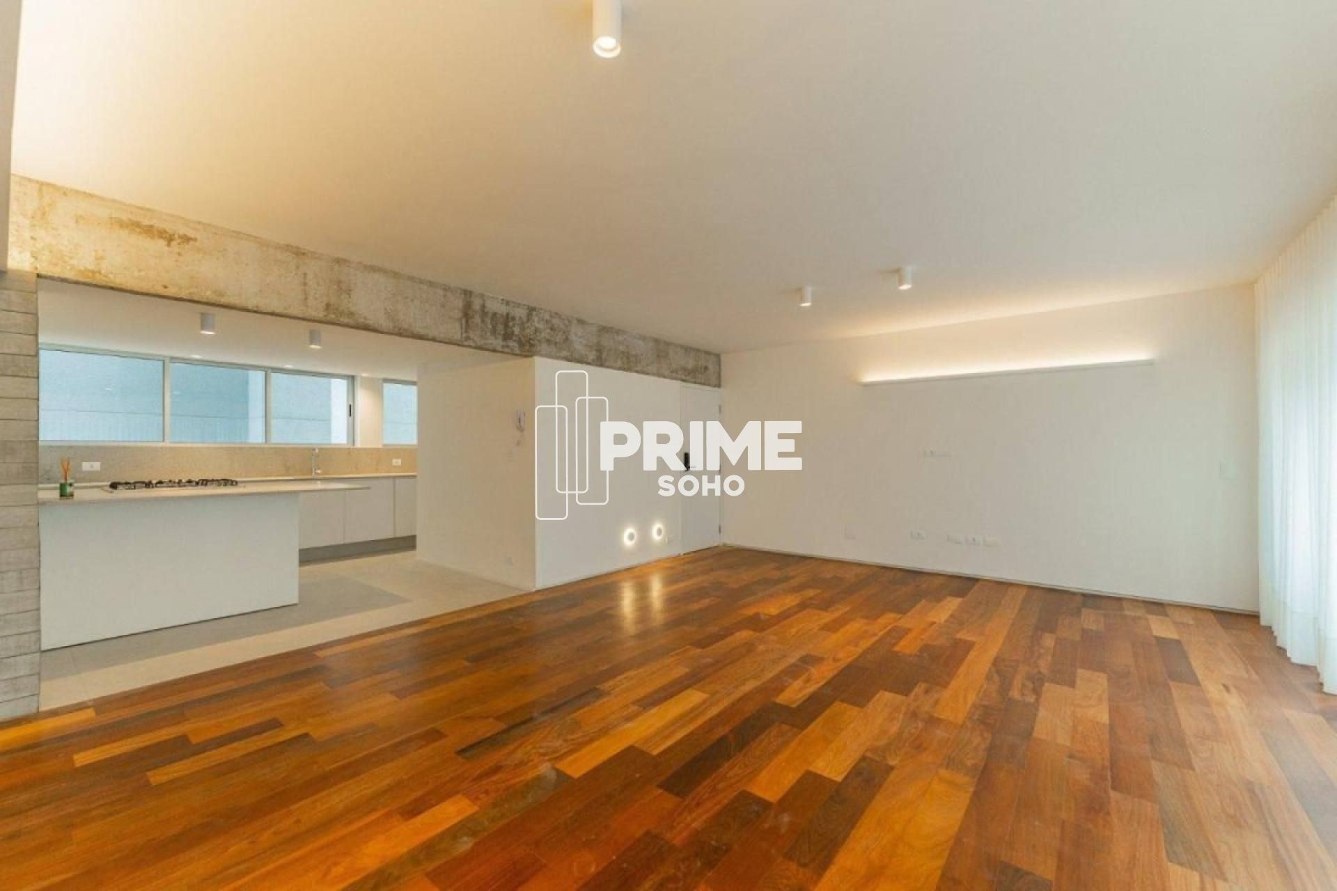 APARTAMENTO TOTALMENTE REFORMADO NO BATEL - 3 SUÍTES - 2 VAGAS - ANDAR ALTO