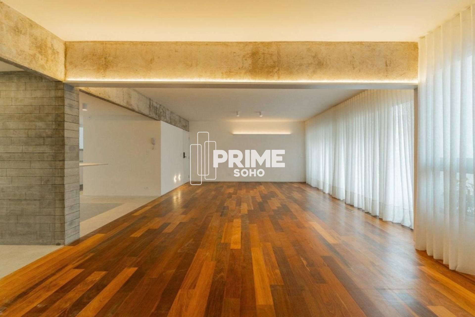APARTAMENTO TOTALMENTE REFORMADO NO BATEL - 3 SUÍTES - 2 VAGAS - ANDAR ALTO