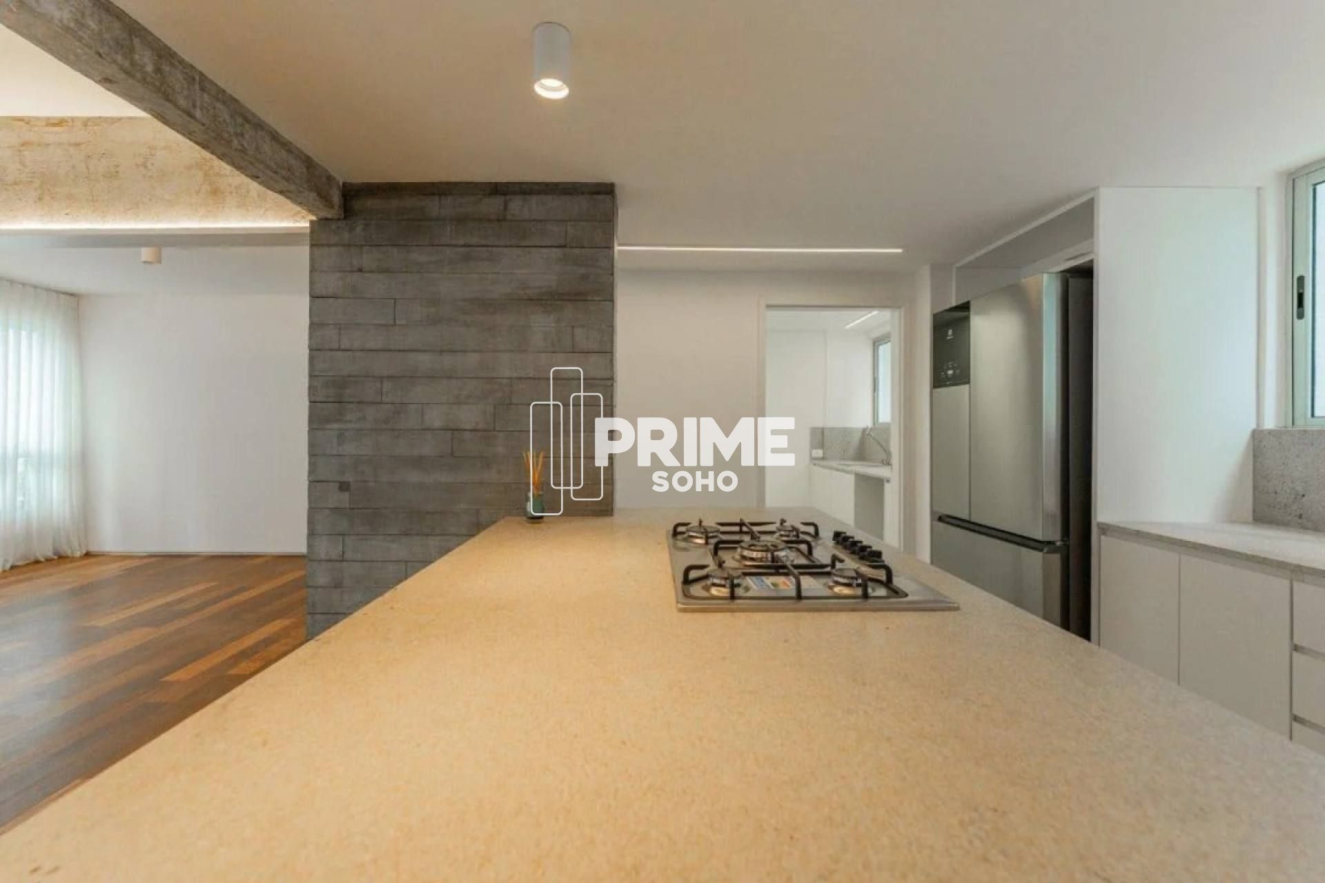 APARTAMENTO TOTALMENTE REFORMADO NO BATEL - 3 SUÍTES - 2 VAGAS - ANDAR ALTO