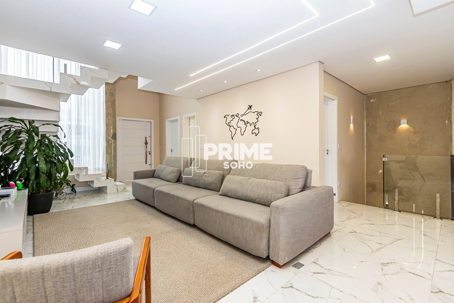 CASA À VENDA COM 3 QUARTOS, 312M² E 6 VAGAS NO XAXIM