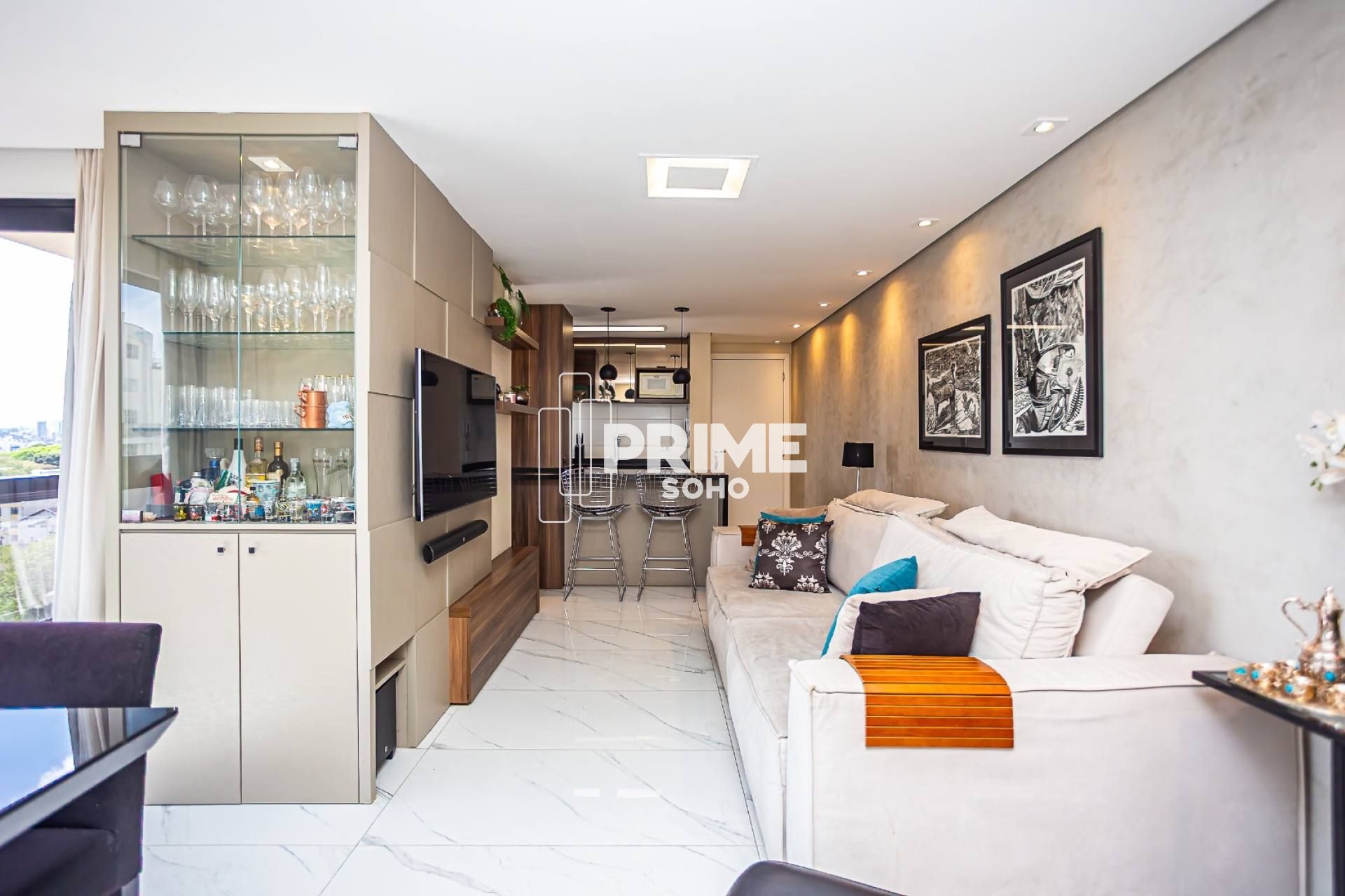 APARTAMENTO À VENDA COM 2 QUARTOS, 1 SUÍTE E 2 VAGAS NO CRISTO REI