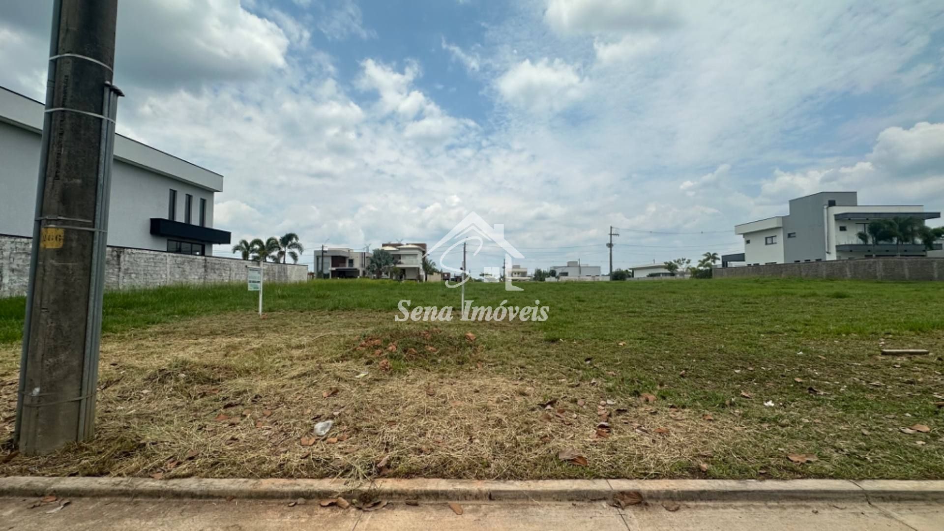 Terreno com 823 metros ALPHAVILLE