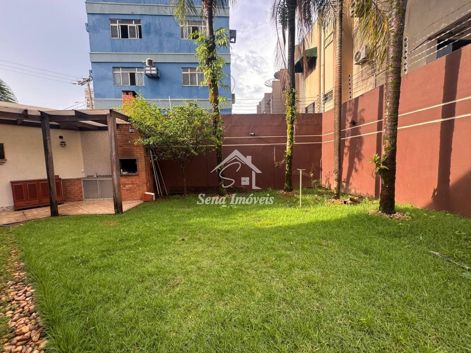 VENDE-SE SOBRADO CONDOMÍNIO RIO DE JANEIRO III