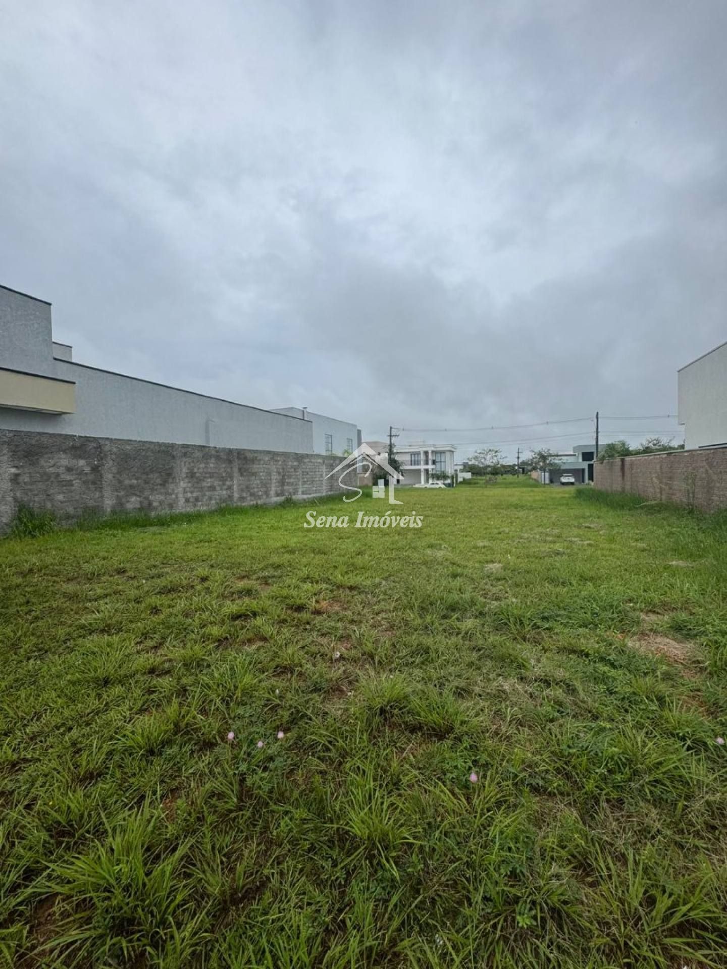 Vende-se Terreno - Condomínio ALPHAVILLE - BR 364 - R$ 280mil