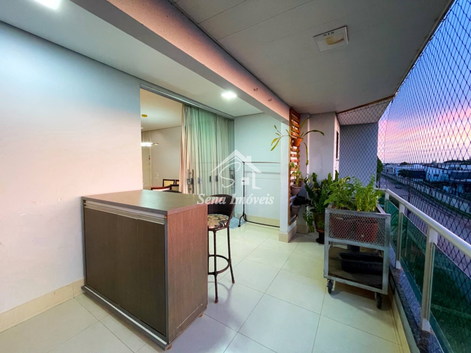 Apartamento com 143m²  - bairro Industrial