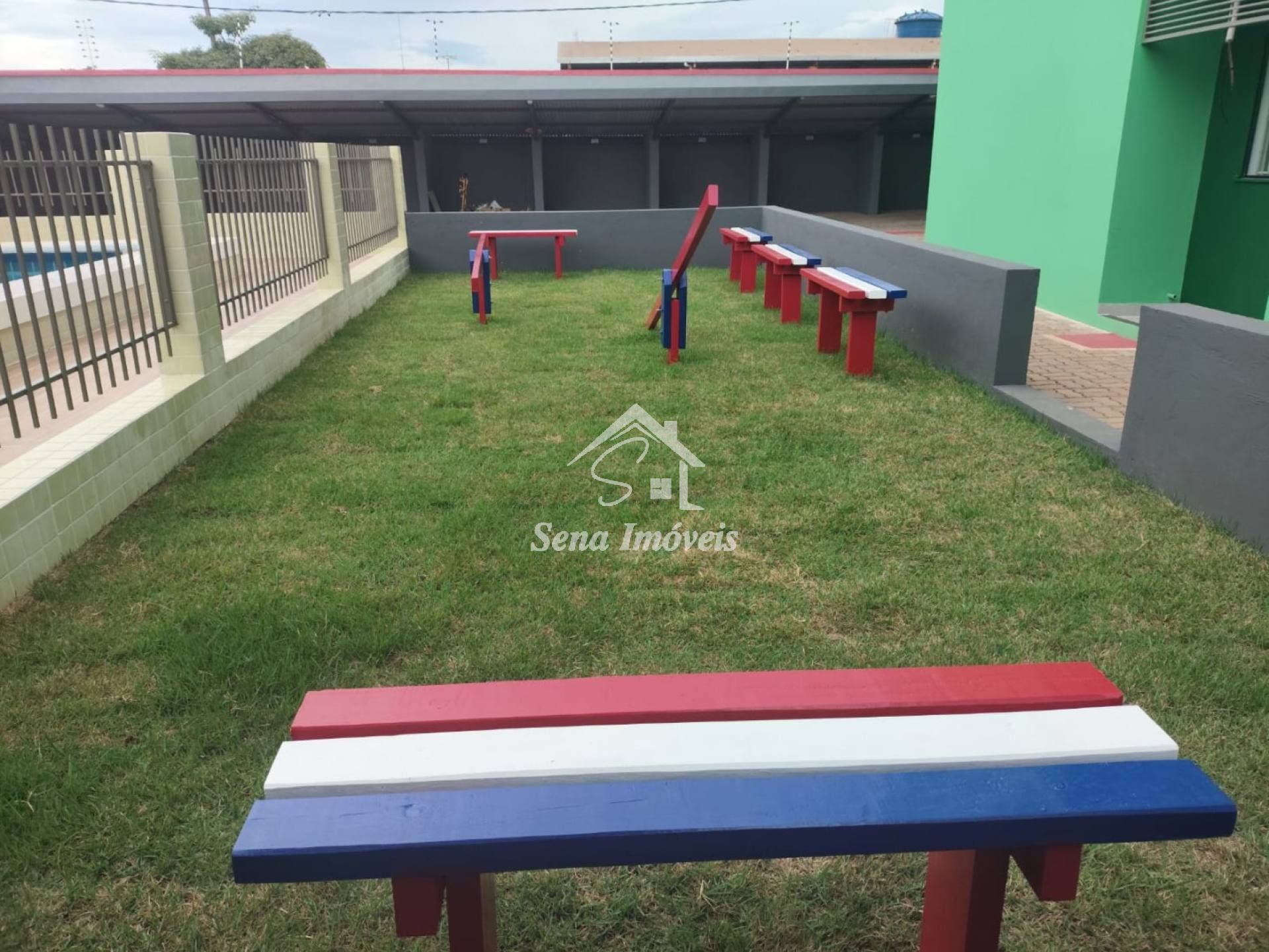 Vende-se APARTAMENTO - Residencial Maracanã - R$ 235.000,00