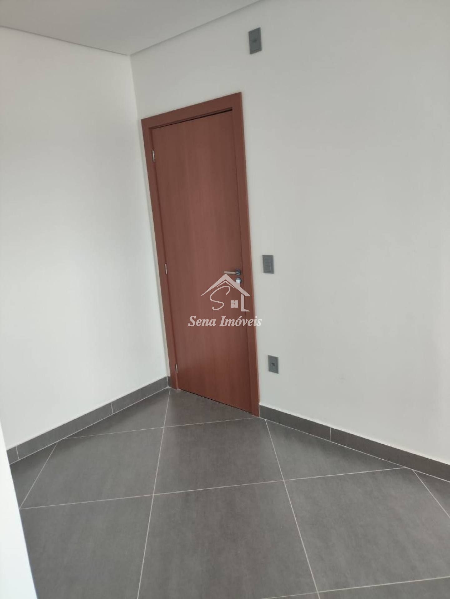 Vende-se APARTAMENTO - Residencial Maracanã - R$ 235.000,00