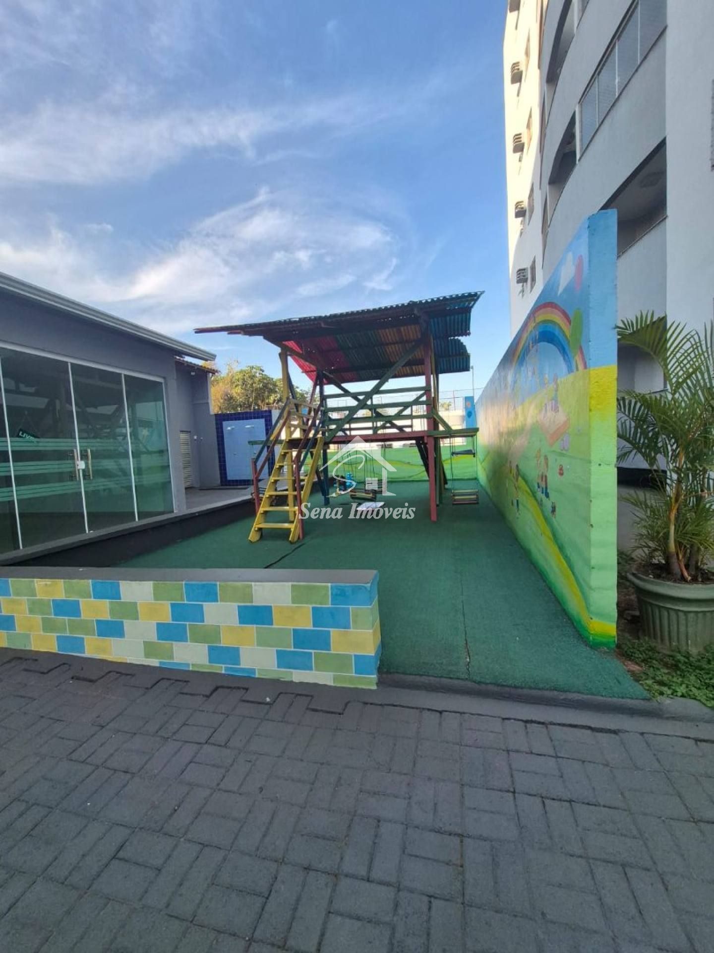 APARTAMENTO CONDOMÍNIO PINHAIS II