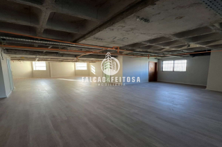 Sala Comercial no bairro Caminho das Árvores