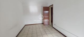 Apartamento no bairro Candeal