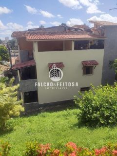 Casa à venda em Itapuã