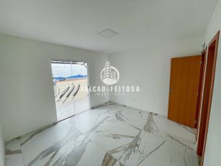 Casa à venda na região de Jardim Castelão