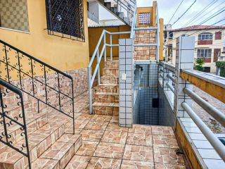 Casa Triplex à venda no Matatu
