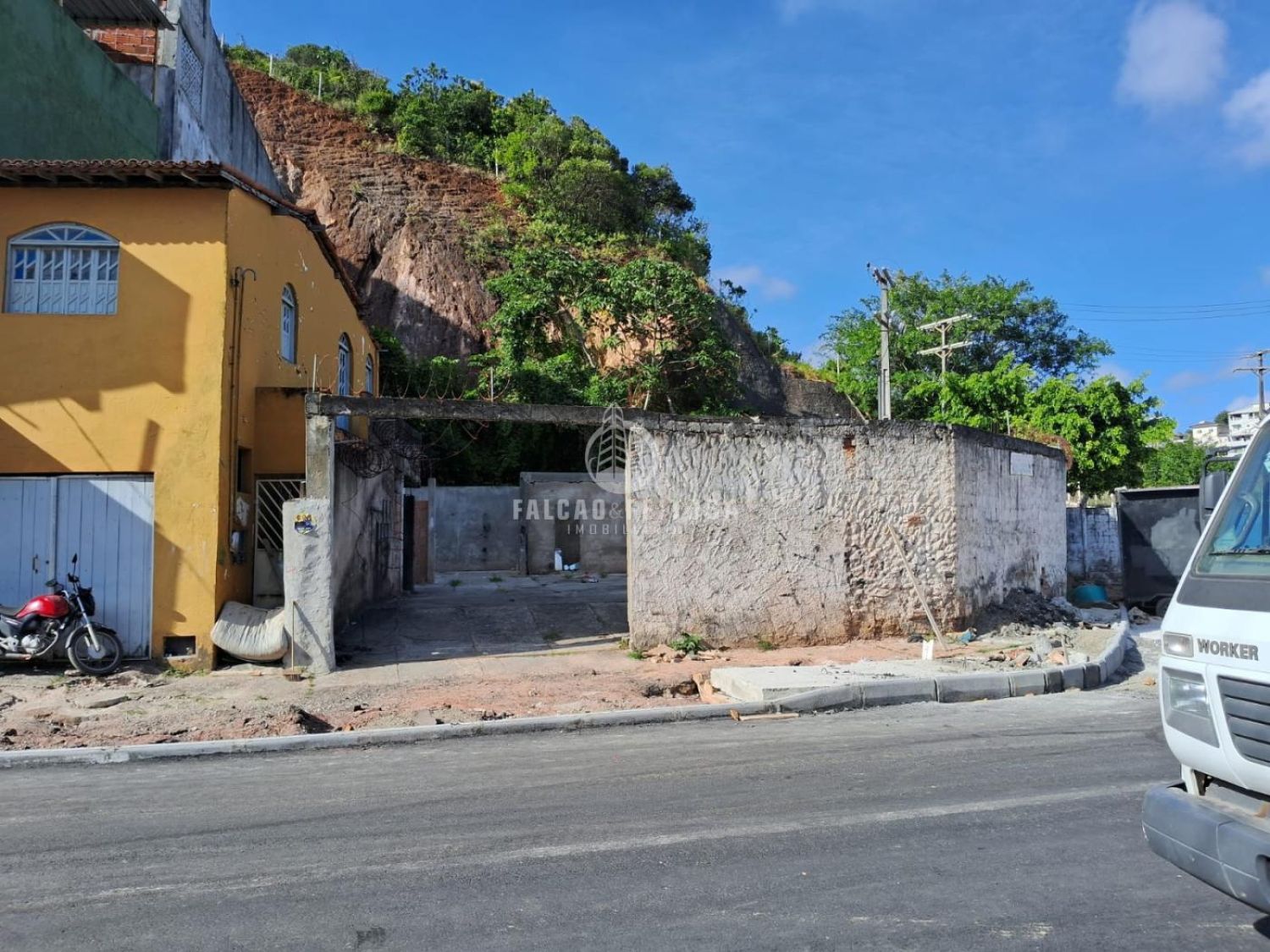 Terreno à venda no Imbuí